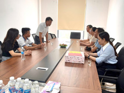 XÃ LAM THÀNH THĂM, TẶNG QUÀ NHÂN KỶ NIỆM 79 NĂM NGÀY THƯƠNG BINH - LIỆT SĨ
