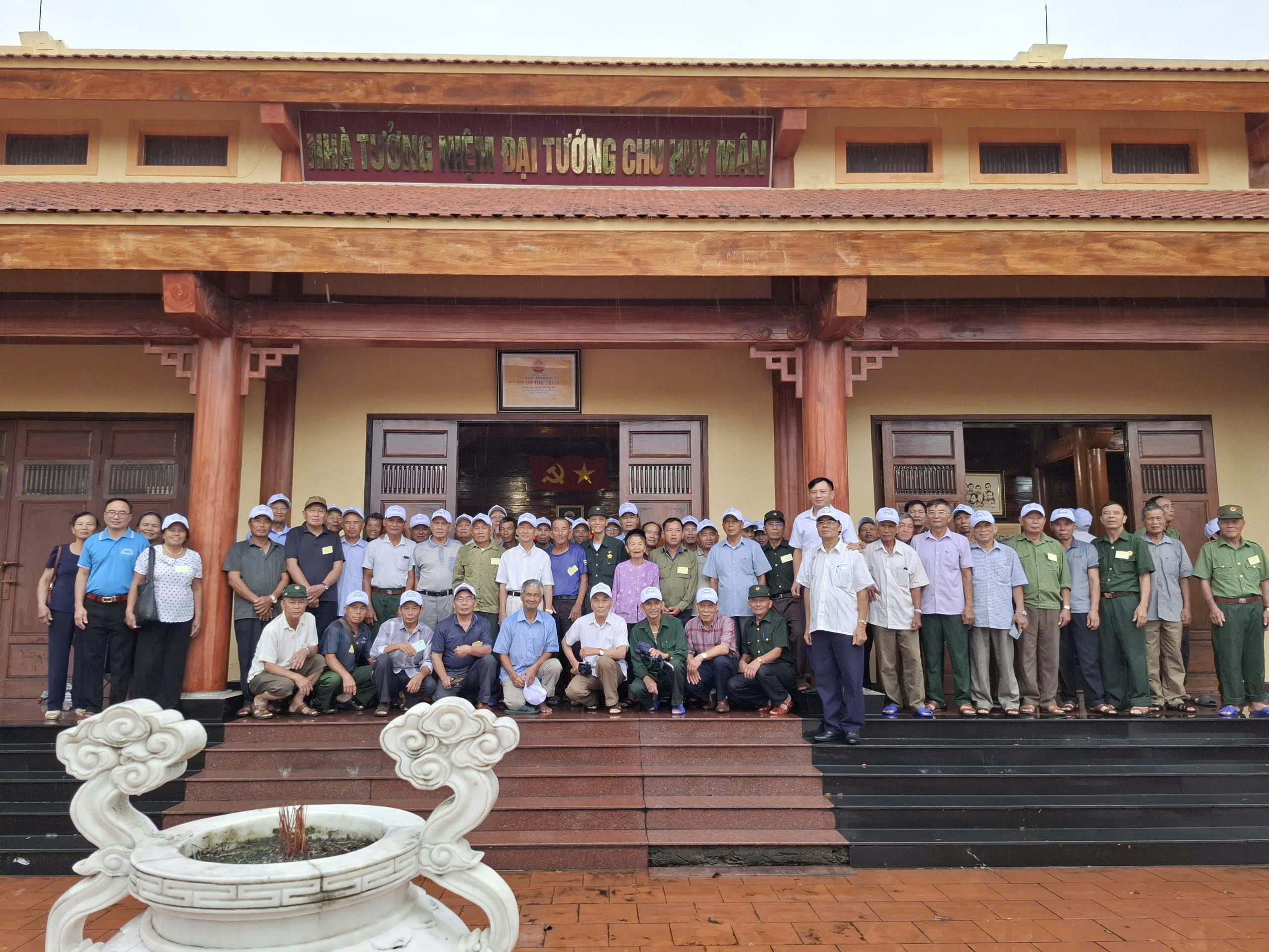 CHIA TAY ĐOÀN ĐIỀU DƯỠNG SỐ 08/2025