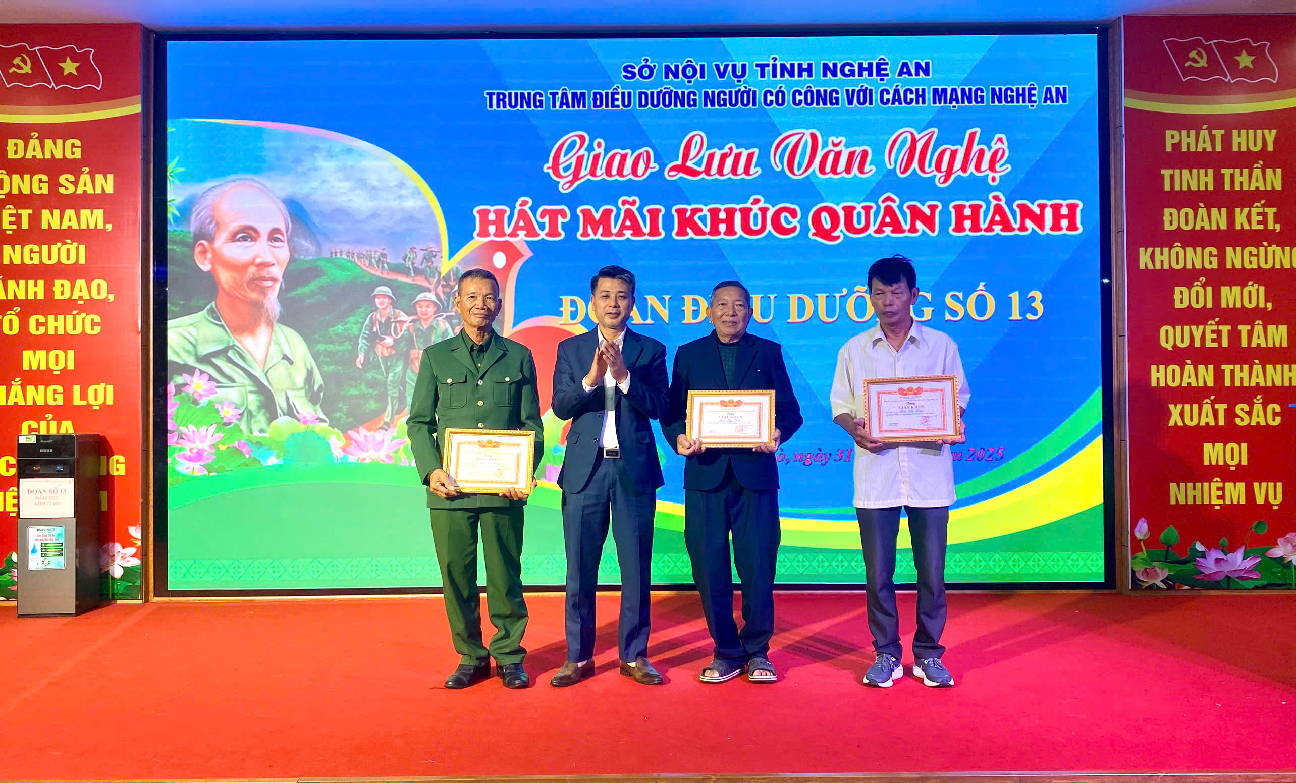 CHIA TAY ĐOÀN ĐIỀU DƯỠNG SỐ 13/2025